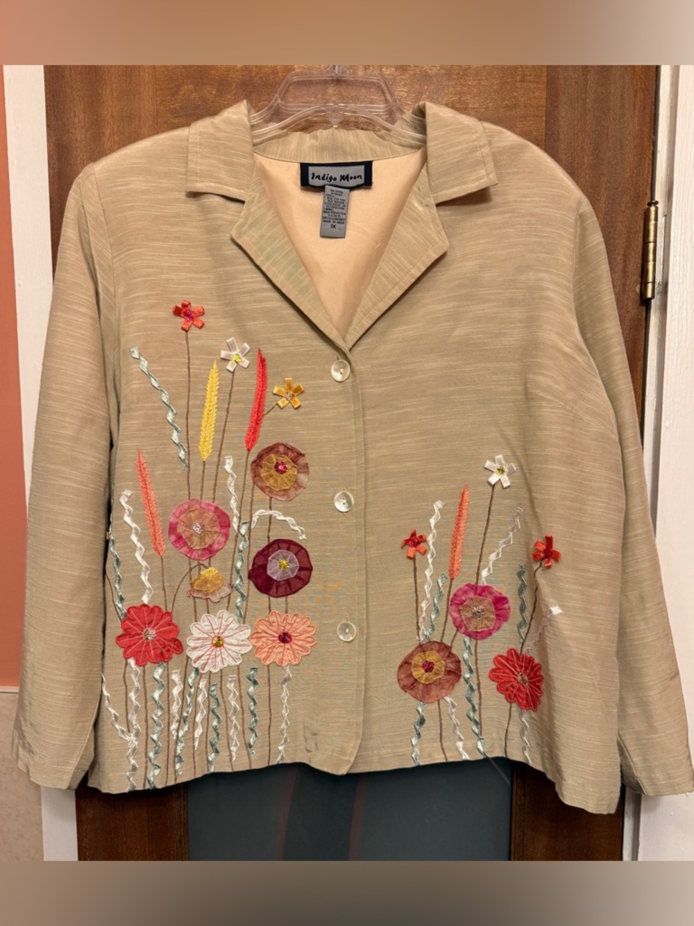 Indigo Moon Woman Plus Single Breast Beige Floral Appliqué Craft Lined Blaze